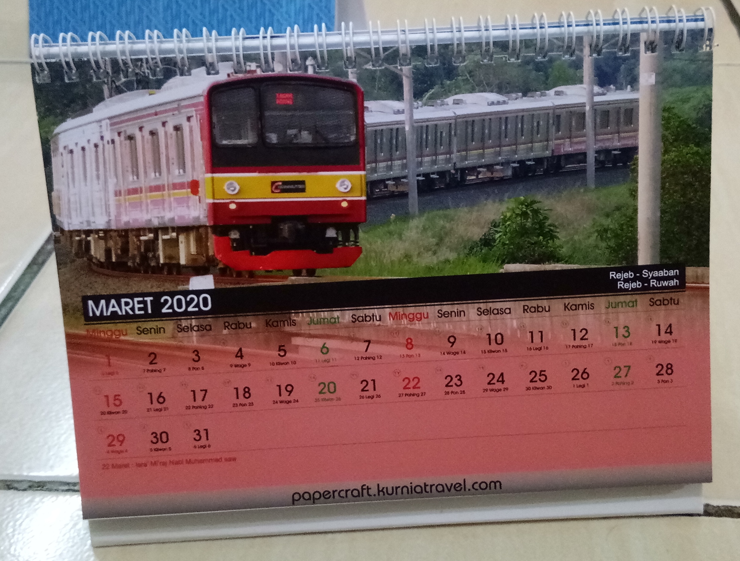 Kalender Meja Tahun 2022 Custom Foto Tema Kereta Api 